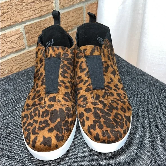Alegria by PG Lite Posey leopard print slip on sneakers - EU 39 - Picture 1 of 9